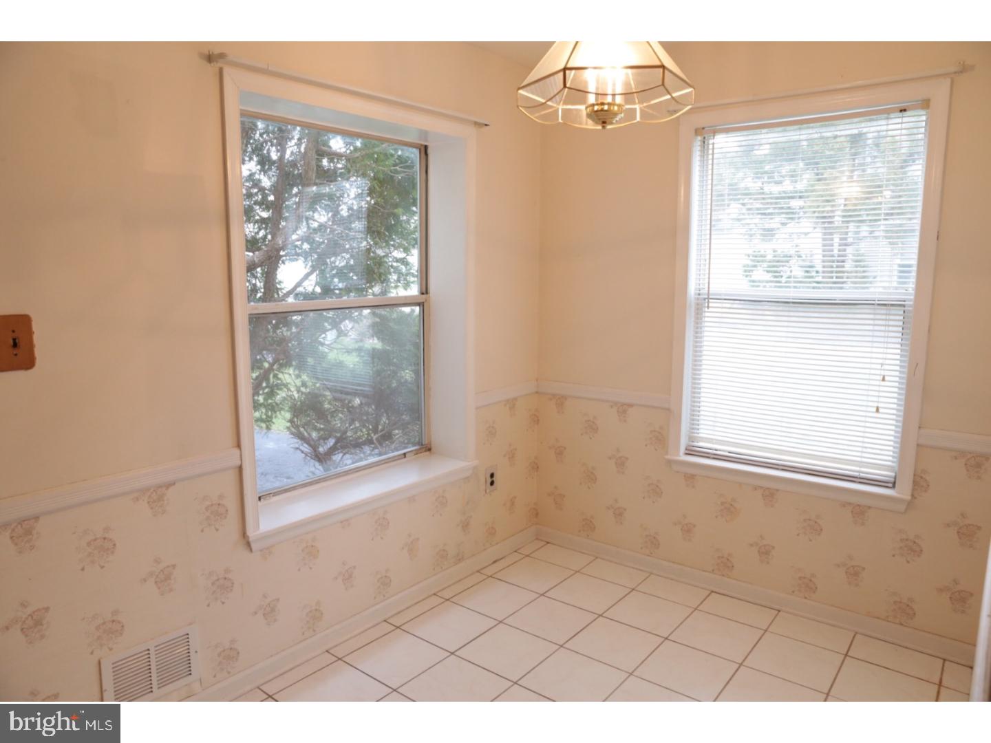 112 Pebble Road Hightstown, NJ 08520 - Photo 7 of 21 Kitchen