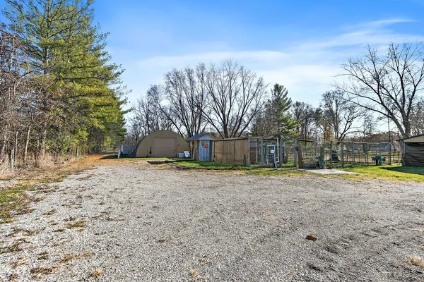 $995,000 | 4917 Wayside Drive, McHenry, IL 60051