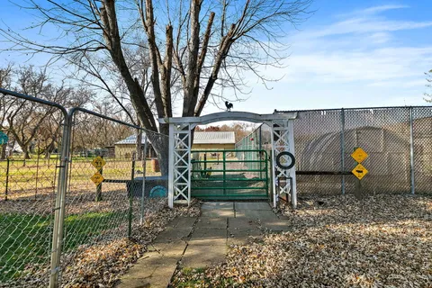 $995,000 | 4917 Wayside Drive, McHenry, IL 60051