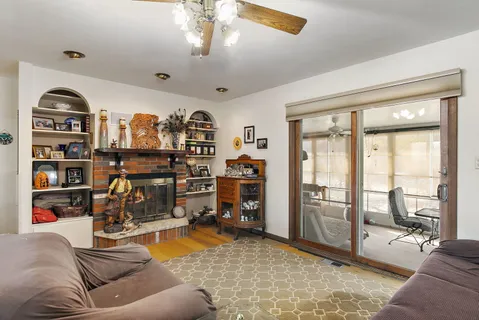 $995,000 | 4917 Wayside Drive, McHenry, IL 60051