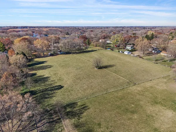 $995,000 | 4917 Wayside Drive, McHenry, IL 60051