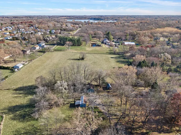 $995,000 | 4917 Wayside Drive, McHenry, IL 60051