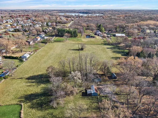 $995,000 | 4917 Wayside Drive, McHenry, IL 60051