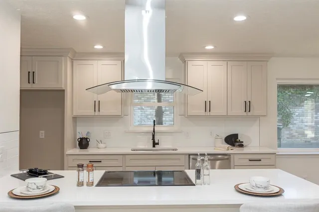 $598,500 | 2401 Mollimar Drive, Plano, TX 75075