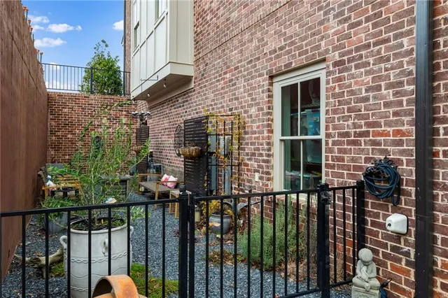 a picture of a bench in front of a mirror