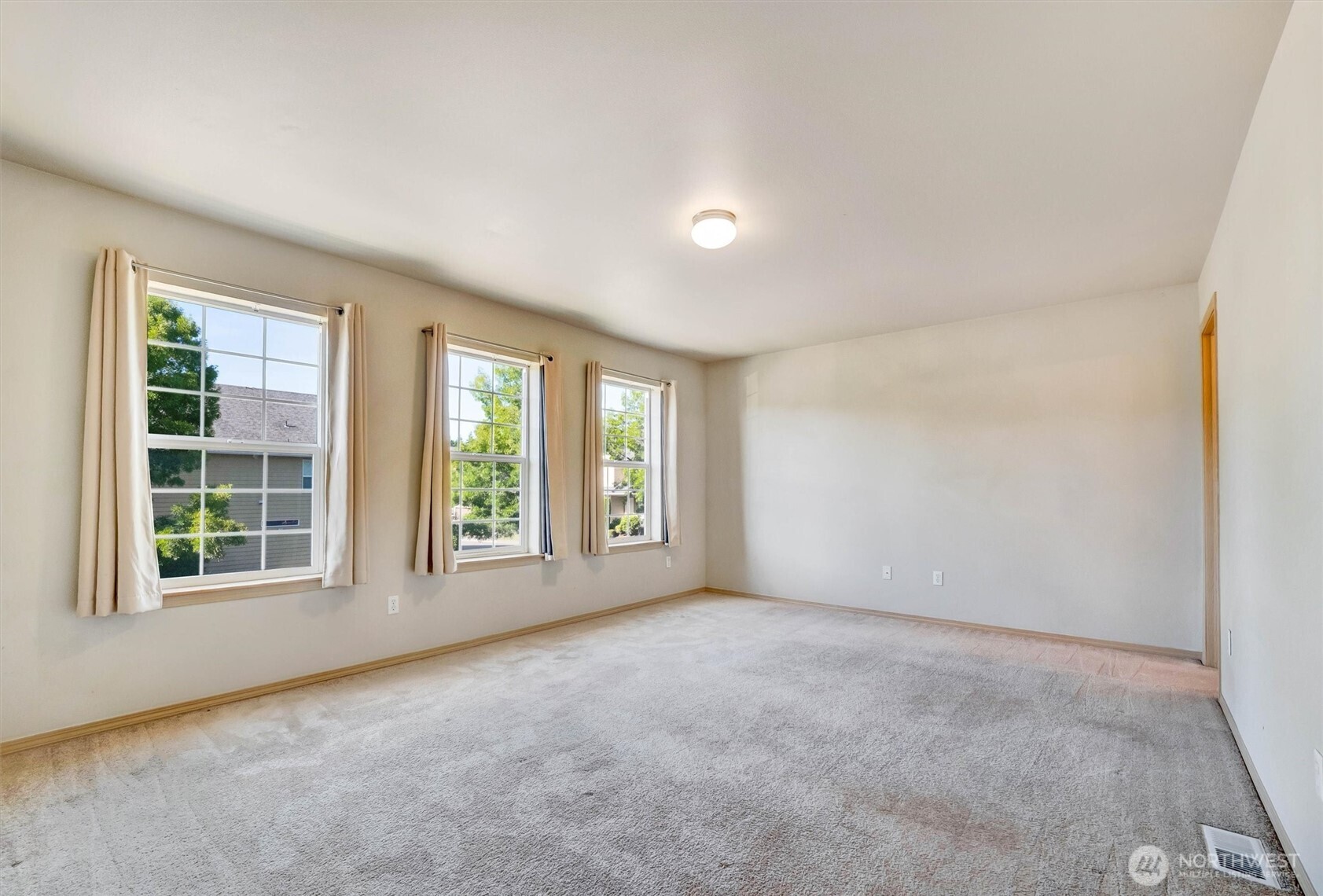 2426 Stafford Way Bothell, WA 98012 - Photo 22 of 40