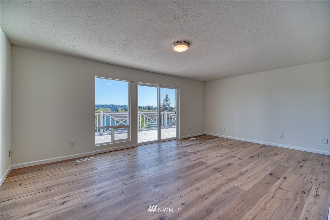 695 Ogden Road Castle Rock, WA 98611 - Photo 10 of 40 Gallery Image 10