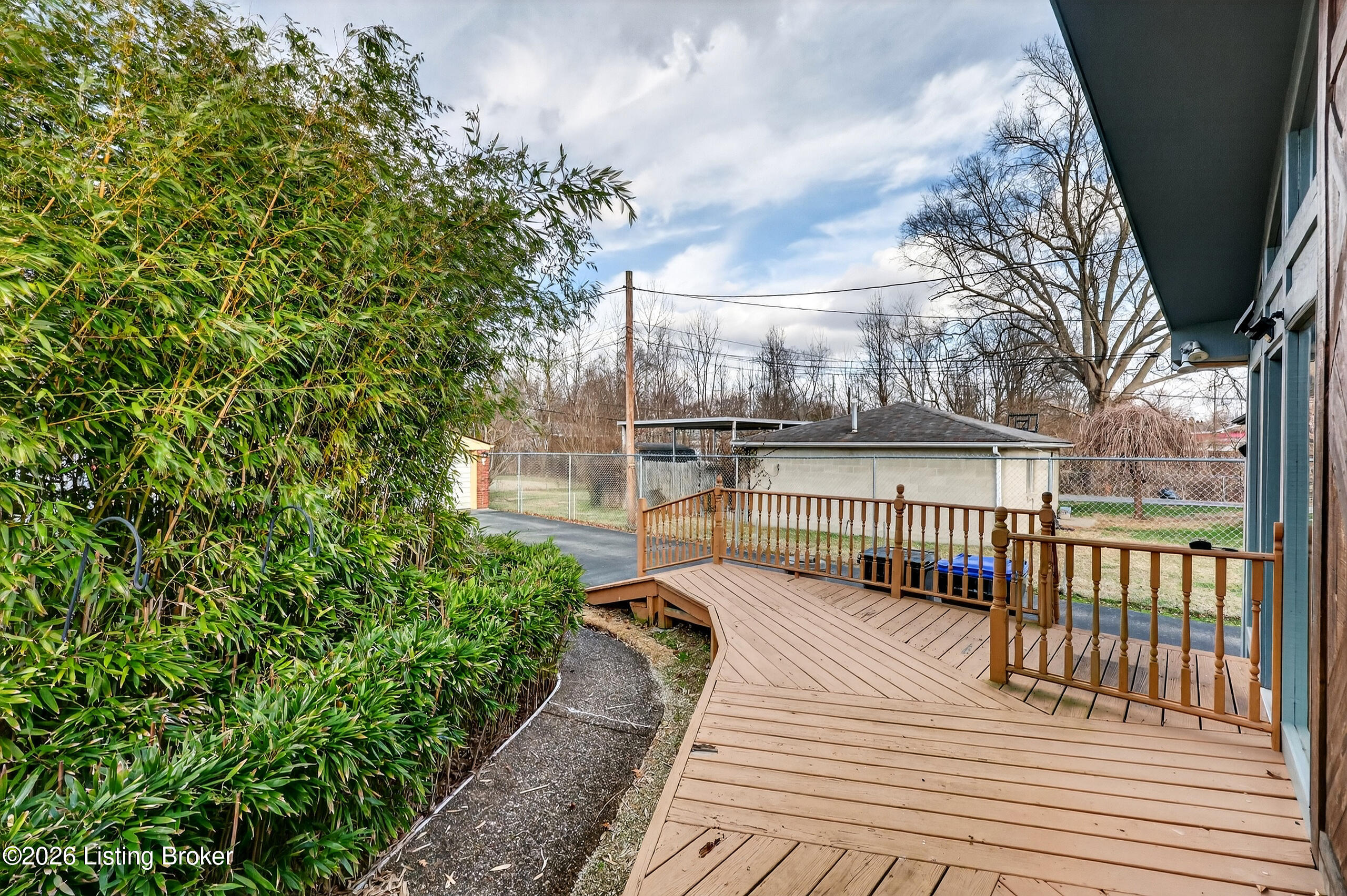 1047 Clayborne Road Louisville, KY 40214 - Photo 54 of 62 055_H40A4967