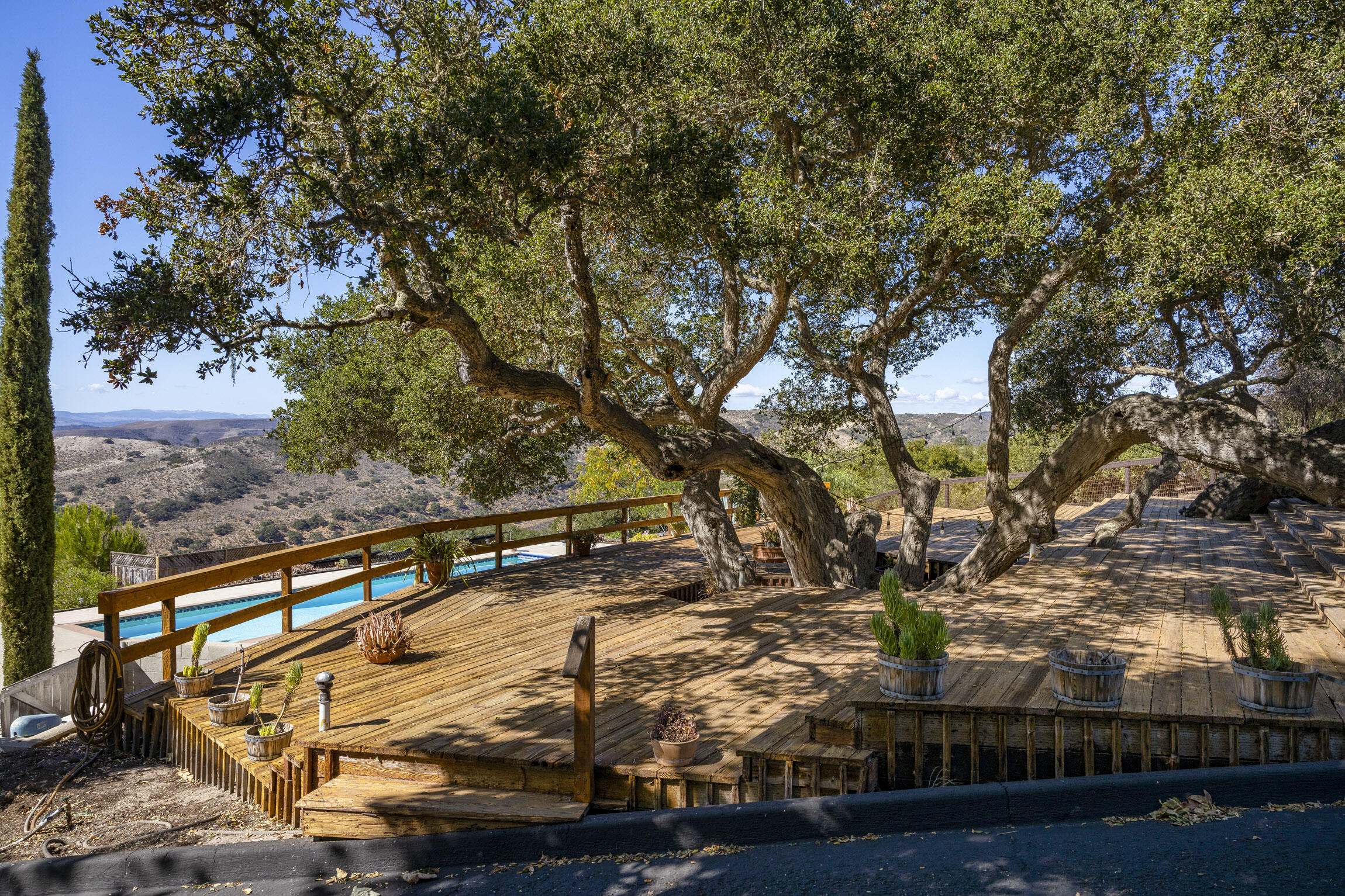 1833 Cougar Ridge Road Buellton, CA 93427 - Photo 33 of 53 Deck above pool