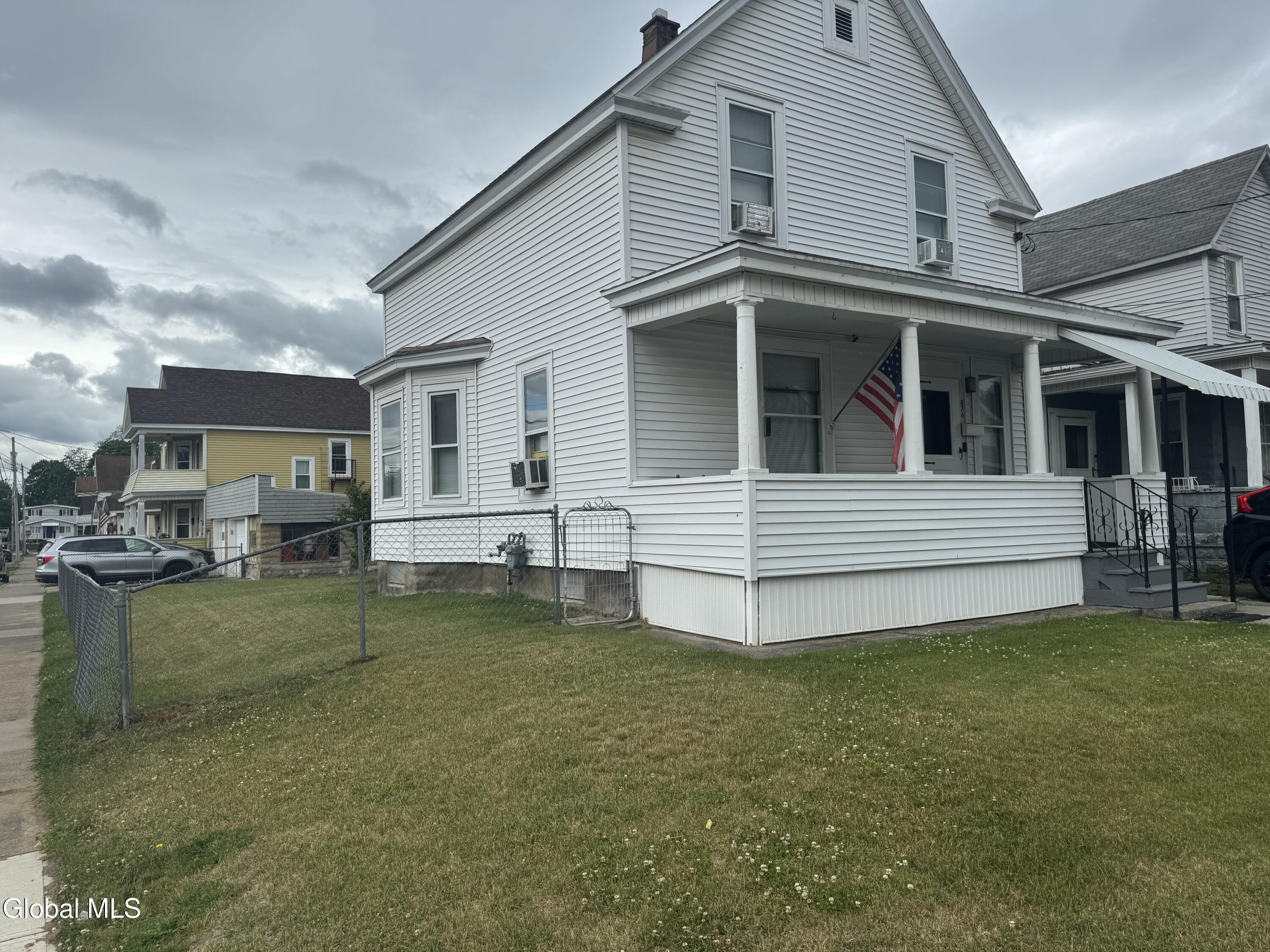 876 Thompson Street Schenectady, NY 12306 - Photo 3 of 30 IMG_3166