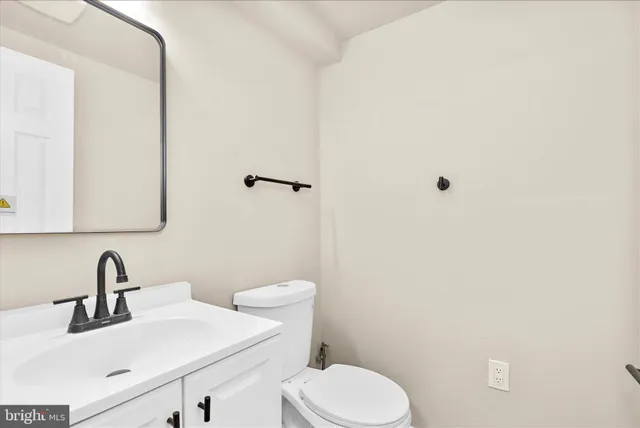 $299,900 | 8223 Coatsbridge Court, Severn, MD 21144