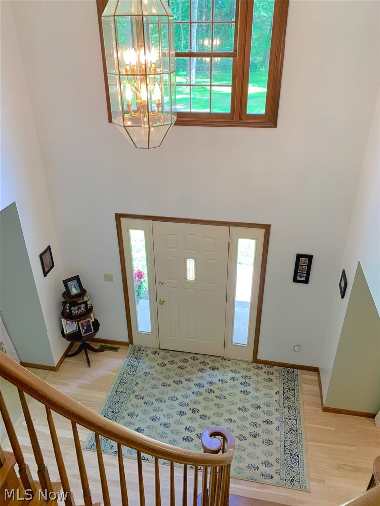 19155 West Middletown Road Beloit, OH 44609 - Photo 6 of 28 Foyer