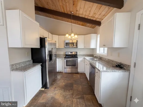 $2,595 | 3621 Lakeview Parkway, Locust Grove, VA 22508