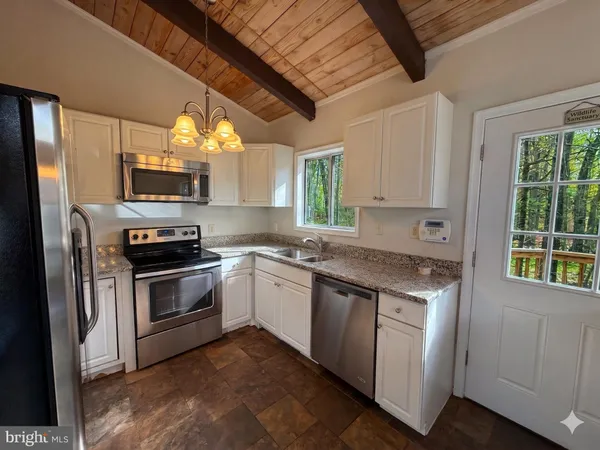 $2,595 | 3621 Lakeview Parkway, Locust Grove, VA 22508