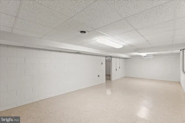 a view of a garage