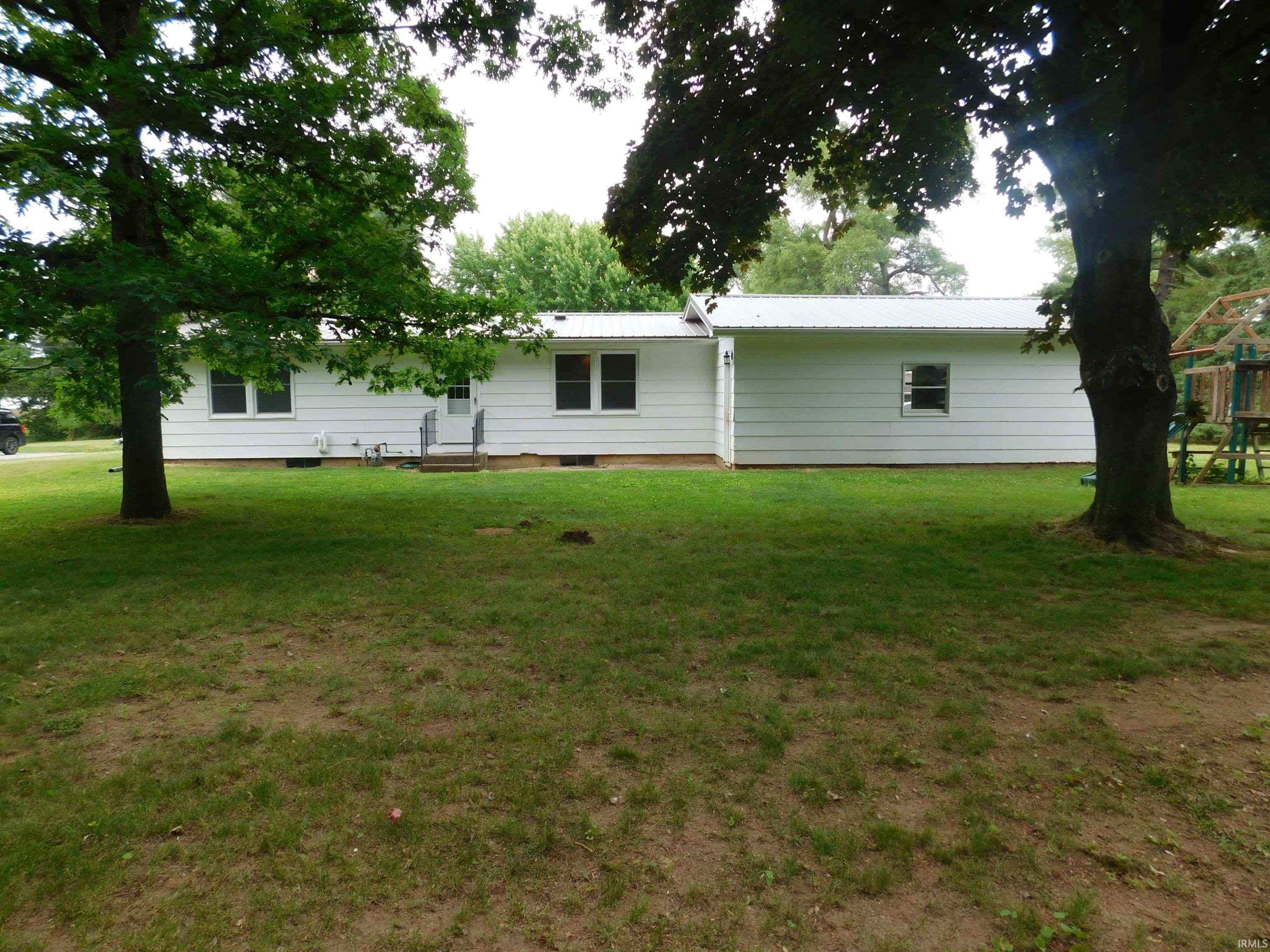 7531 West Crystal Lake Road Warsaw, IN 46580 - Photo 7 of 28