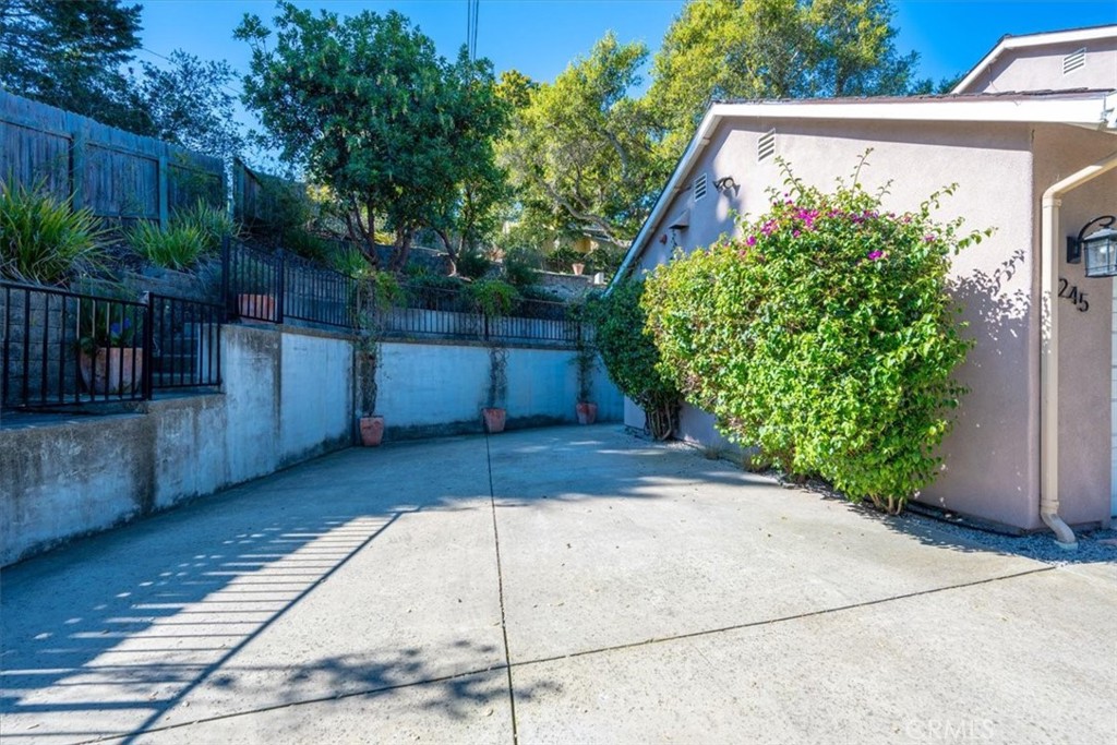 245 Robles Road Arroyo Grande, CA 93420 - Photo 5 of 48