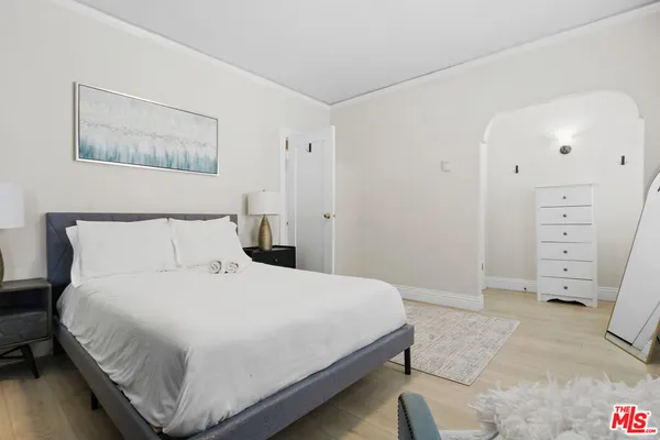 $3,400 | 442 North Orange Grove Avenue, Los Angeles, CA 90036