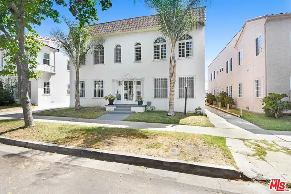 $3,400 | 442 North Orange Grove Avenue, Los Angeles, CA 90036