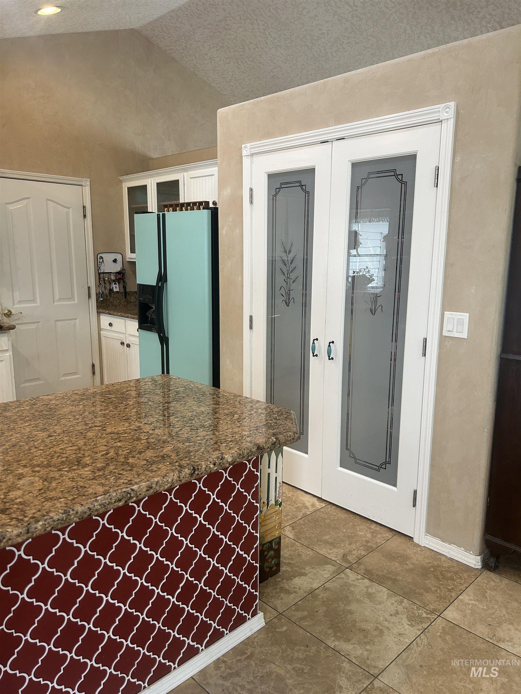 1444 East Doberman Street Meridian, ID 83642 - Photo 6 of 31 Kitchen