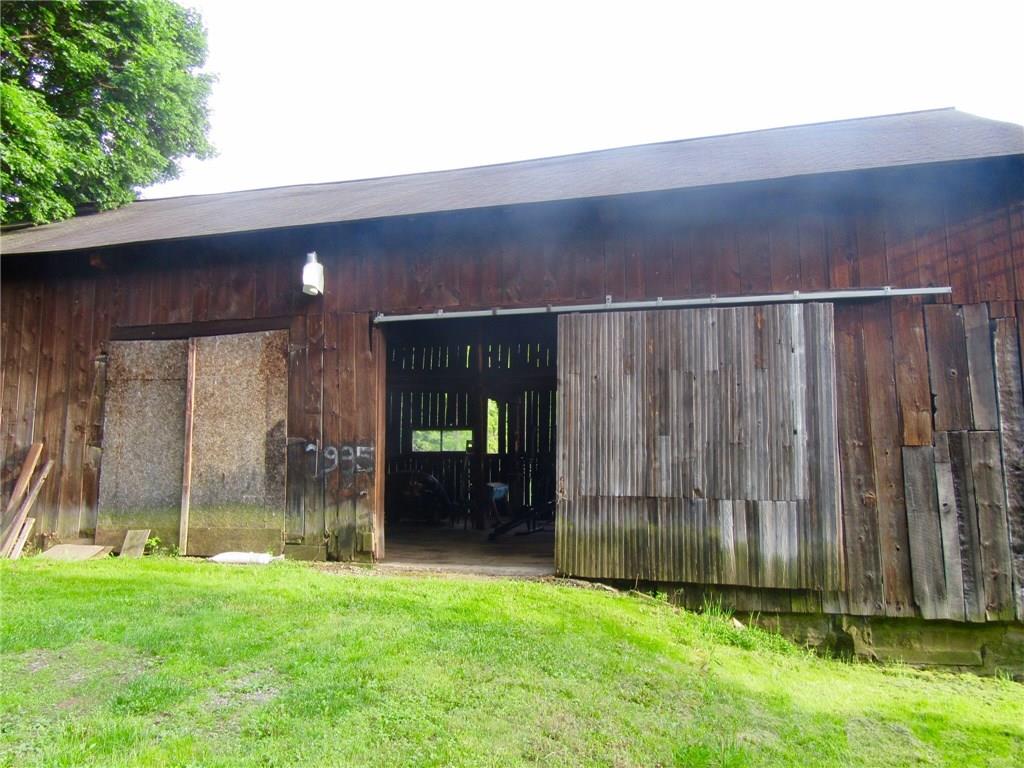 3995 Tuscarawas Road Beaver, PA 15009 - Photo 21 of 25 How awesomely contemporary ....... sliding barn door on Barn? Horse anyone?