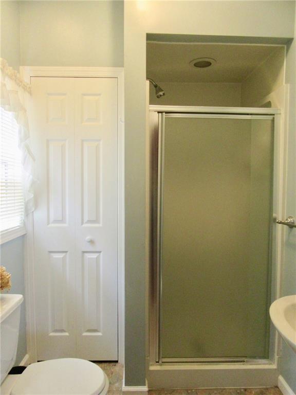 3995 Tuscarawas Road Beaver, PA 15009 - Photo 5 of 25 Full bath on the first floor!