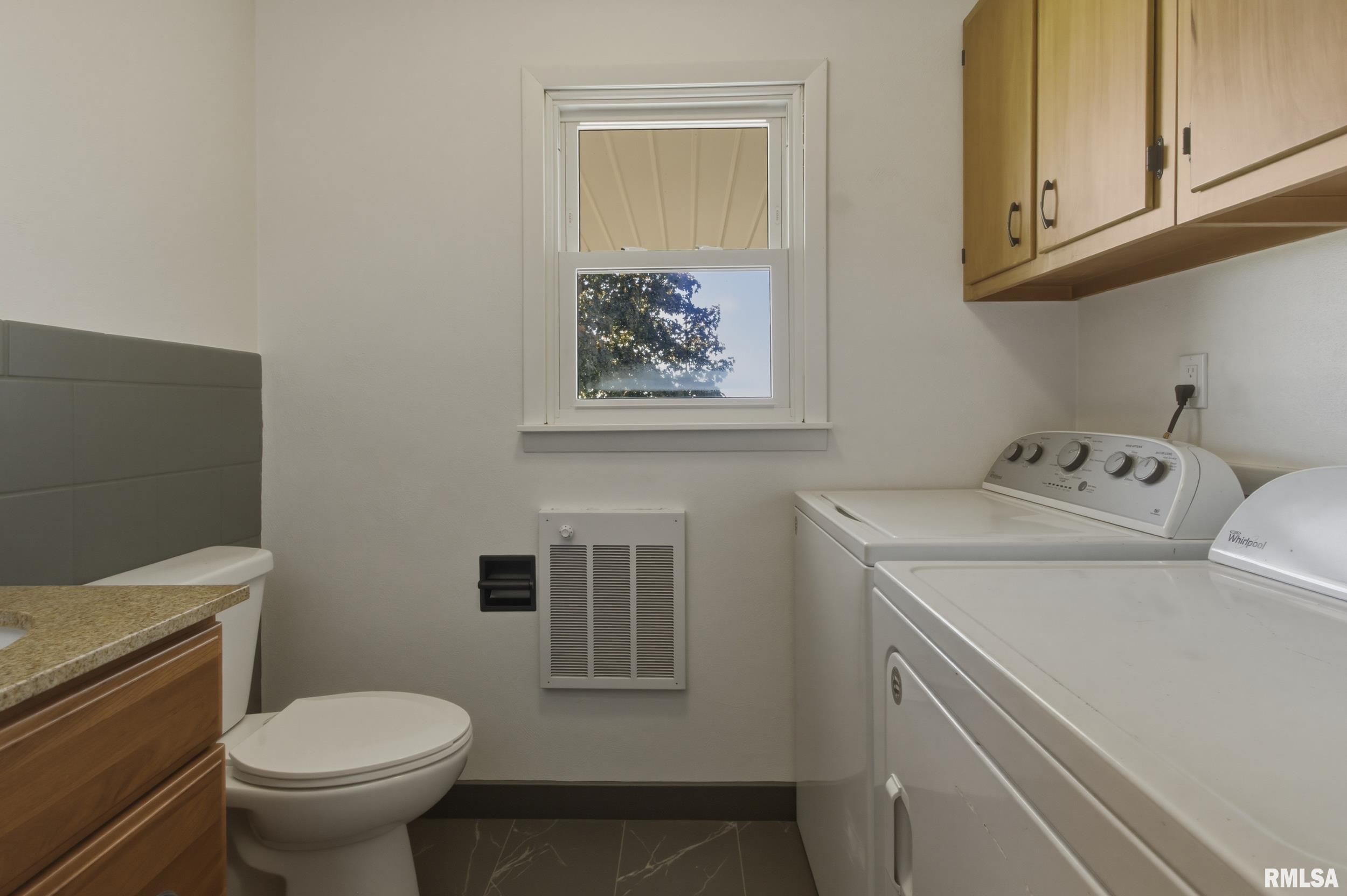 15465 Highway 67 Macomb, IL 61455 - Photo 13 of 40