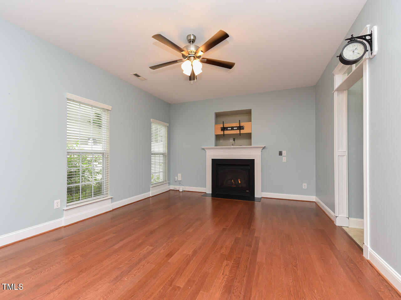 3339 Archdale Drive Raleigh, NC 27614 - Photo 16 of 31 Interior - LR2- OK