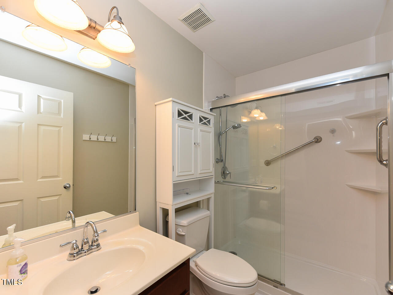 3339 Archdale Drive Raleigh, NC 27614 - Photo 27 of 31 Interior - upstairs Bath - OK