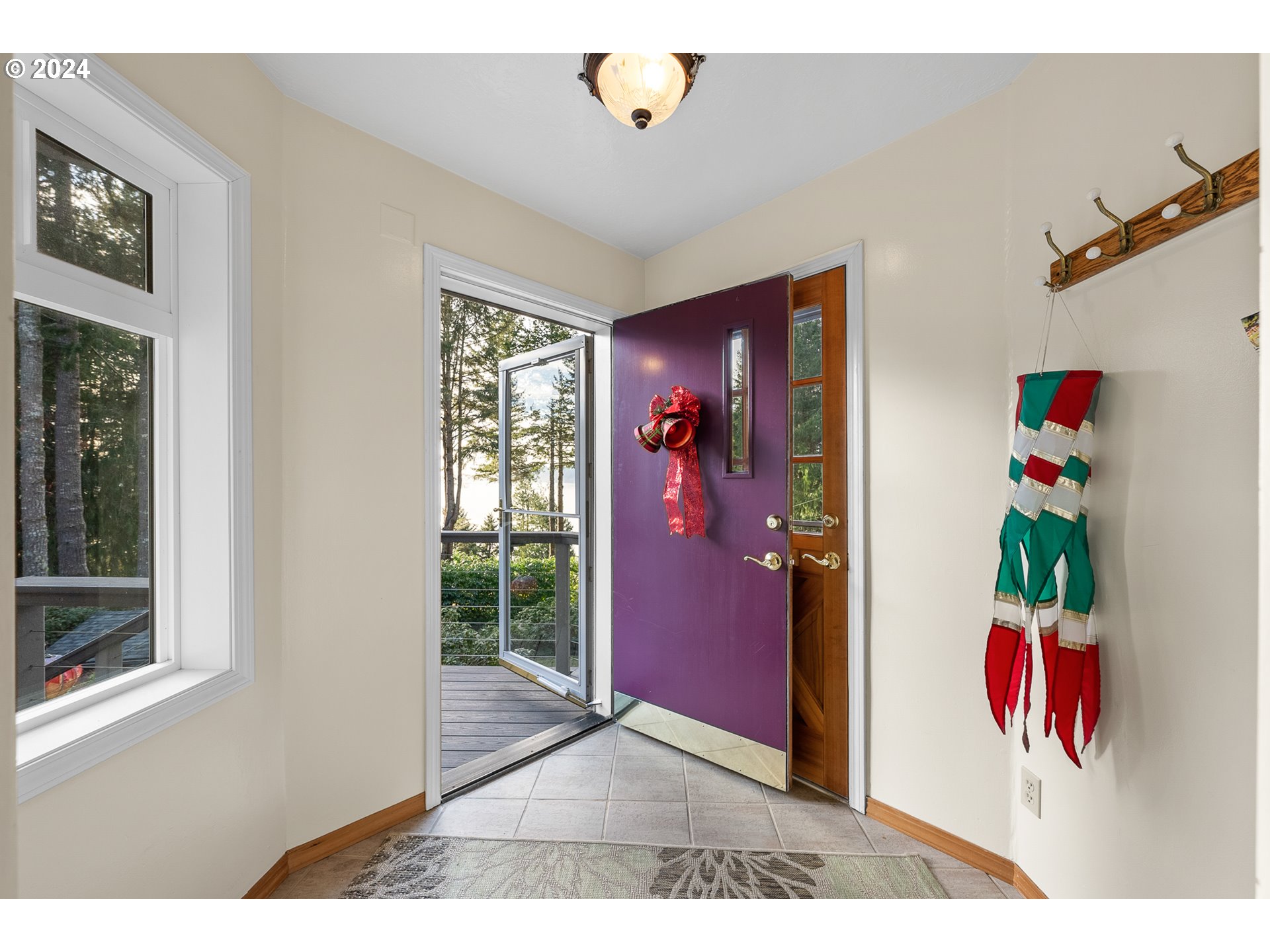 2846 North Bayview Road Waldport, OR 97394 - Photo 6 of 48 Gallery Image 6