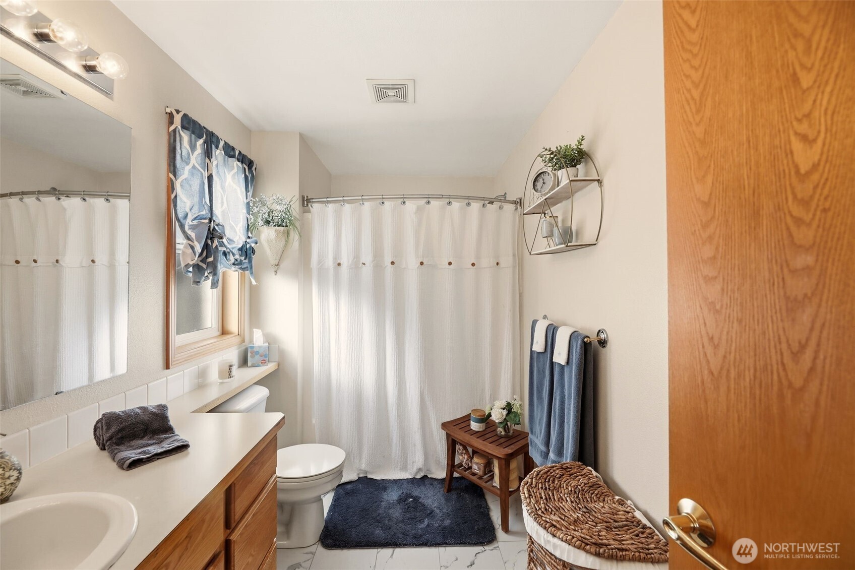 36721 Swede Heaven Road Arlington, WA 98223 - Photo 17 of 40 a room with furniture and a rug