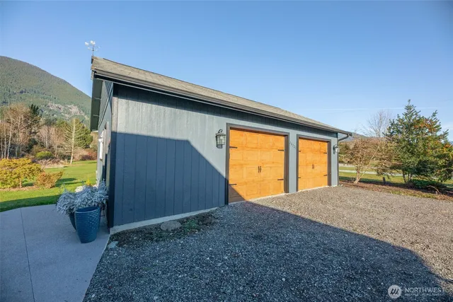 a house view with a outdoor space