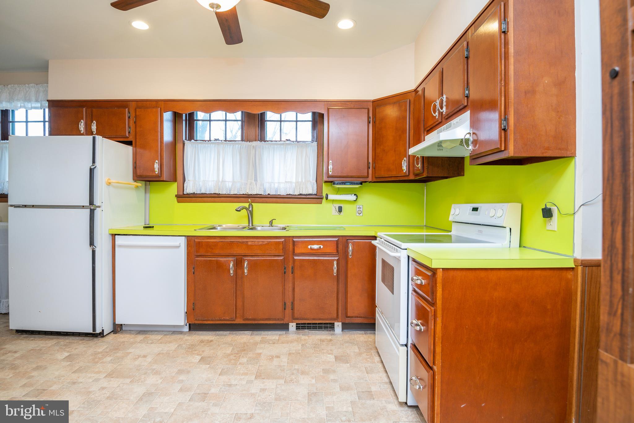 2120 Butztown Road Bethlehem, PA 18017 - Photo 21 of 30