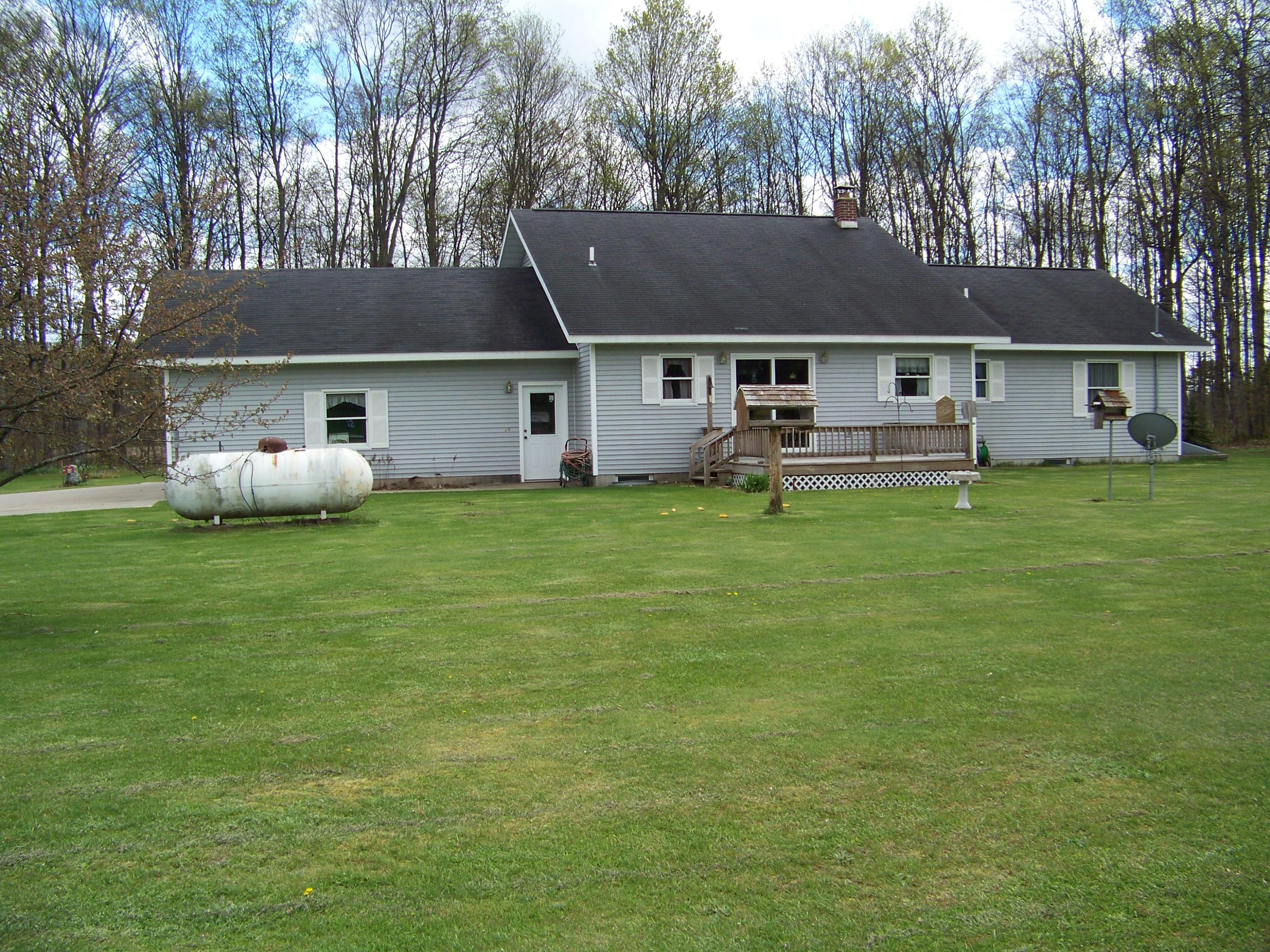 8100 Van Tyle Road Gaylord, MI 49735 - Photo 4 of 36 Gallery Image 4