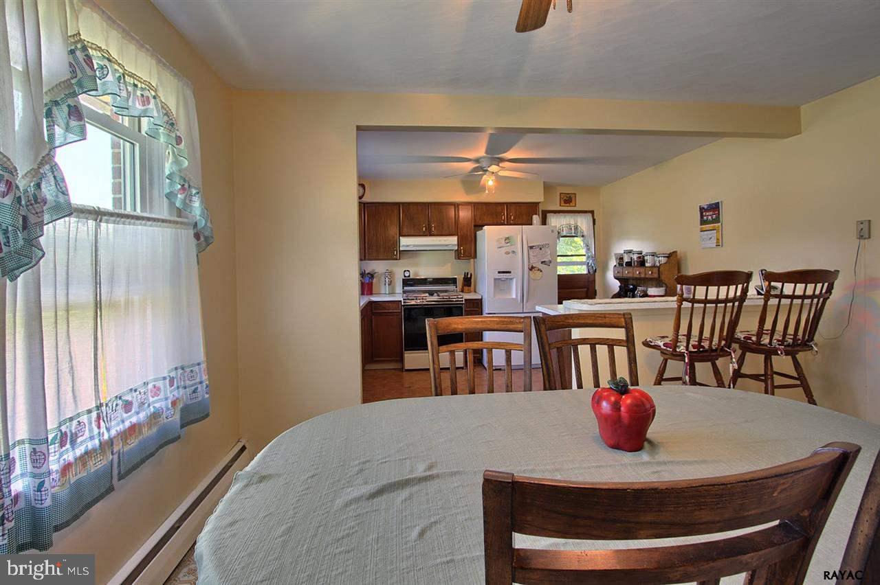2595 Springwood Road York, PA 17402 - Photo 9 of 30 Gallery Image 9