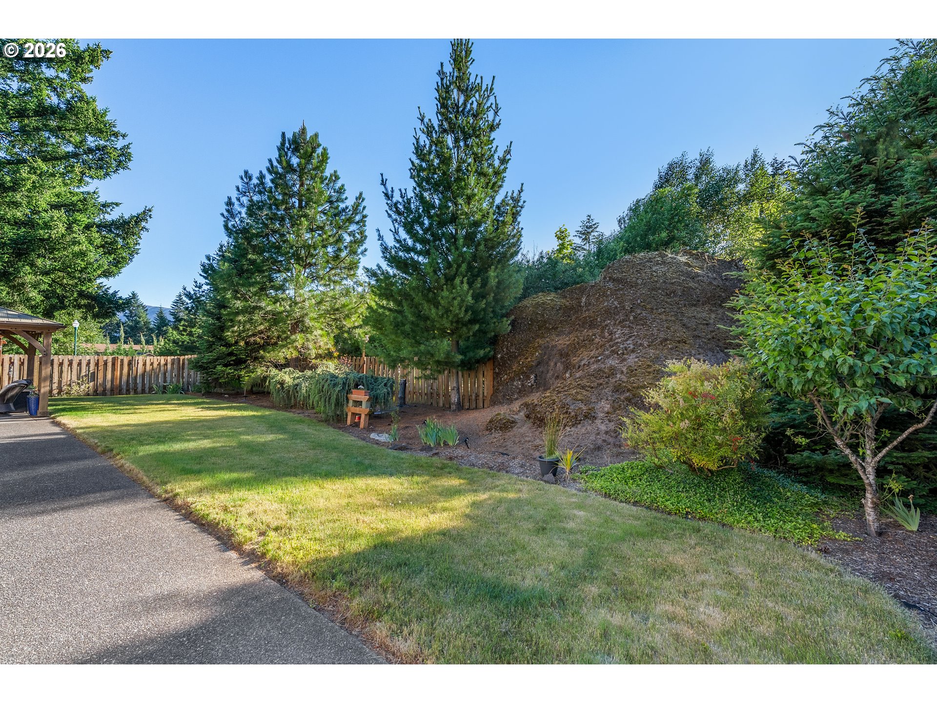 945 Northwest Angel Heights Road Stevenson, WA 98648 - Photo 31 of 41 a view of a park with large trees