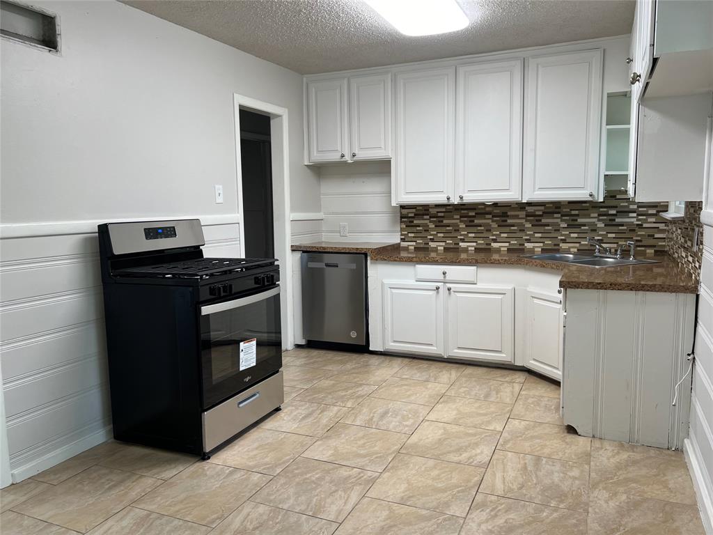 213 Wanda Way Hurst, TX 76053 - Photo 12 of 29