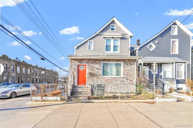 $875,000 | 194 Crystal Street | City Line