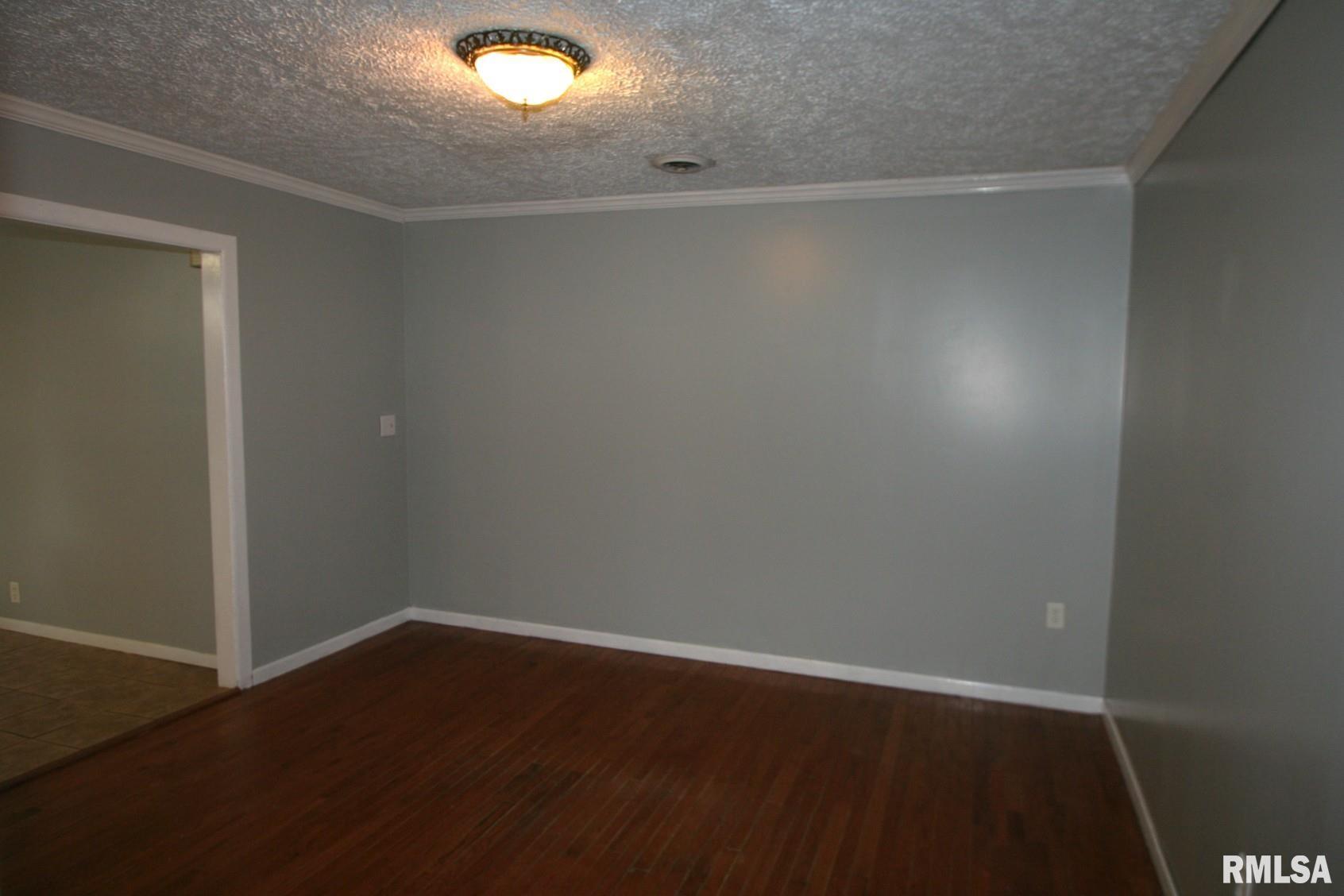 204 East 4th Street Mackinaw, IL 61755 - Photo 11 of 27