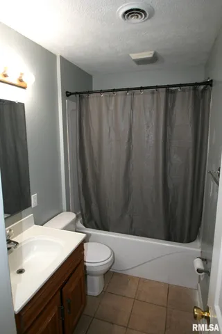 $199,900 | 204 East 4th Street, Mackinaw, IL 61755