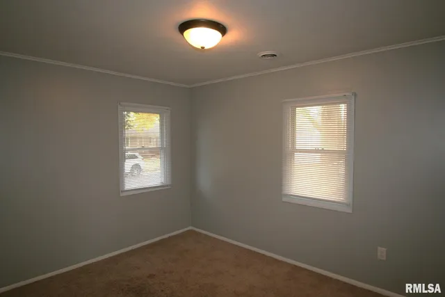 $199,900 | 204 East 4th Street, Mackinaw, IL 61755