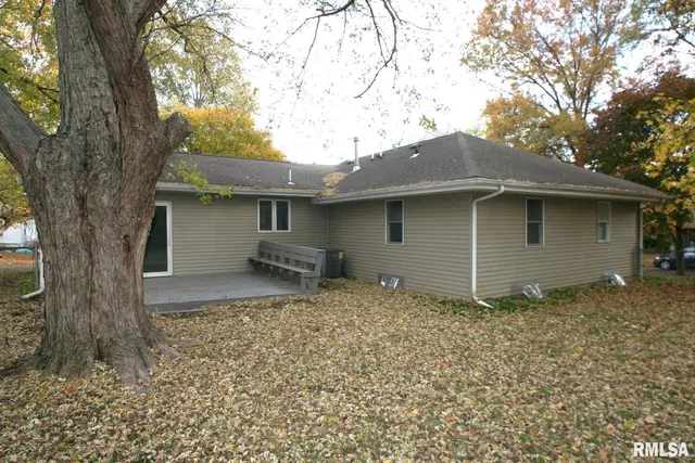 $199,900 | 204 East 4th Street, Mackinaw, IL 61755