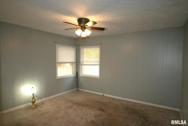 $199,900 | 204 East 4th Street, Mackinaw, IL 61755