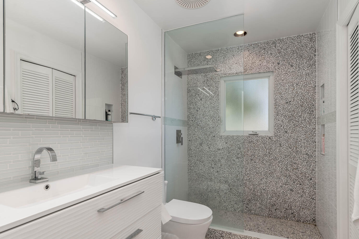 2338 Northwest 64th Street Boca Raton, FL 33496 - Photo 30 of 51 Must See Property-large-042-031-Broken S