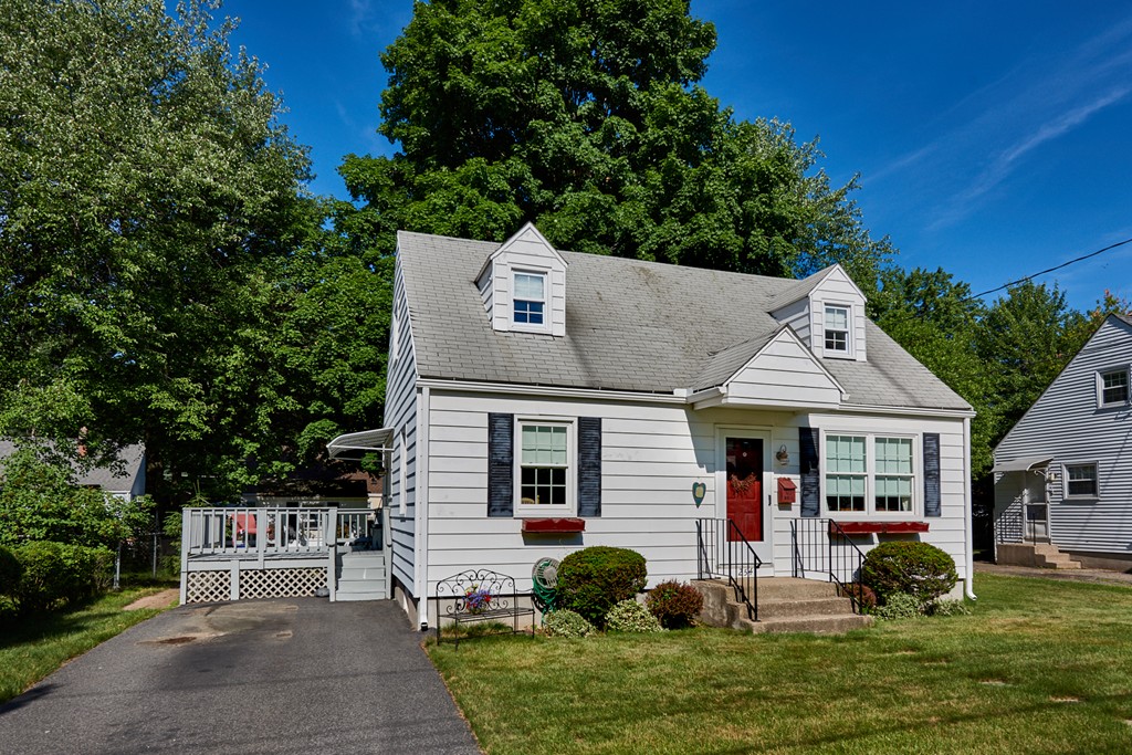 254 Pheland Street Springfield, MA 01109 - Photo 1 of 21 Gallery Image 1