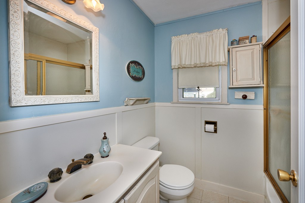 254 Pheland Street Springfield, MA 01109 - Photo 14 of 21 Gallery Image 14