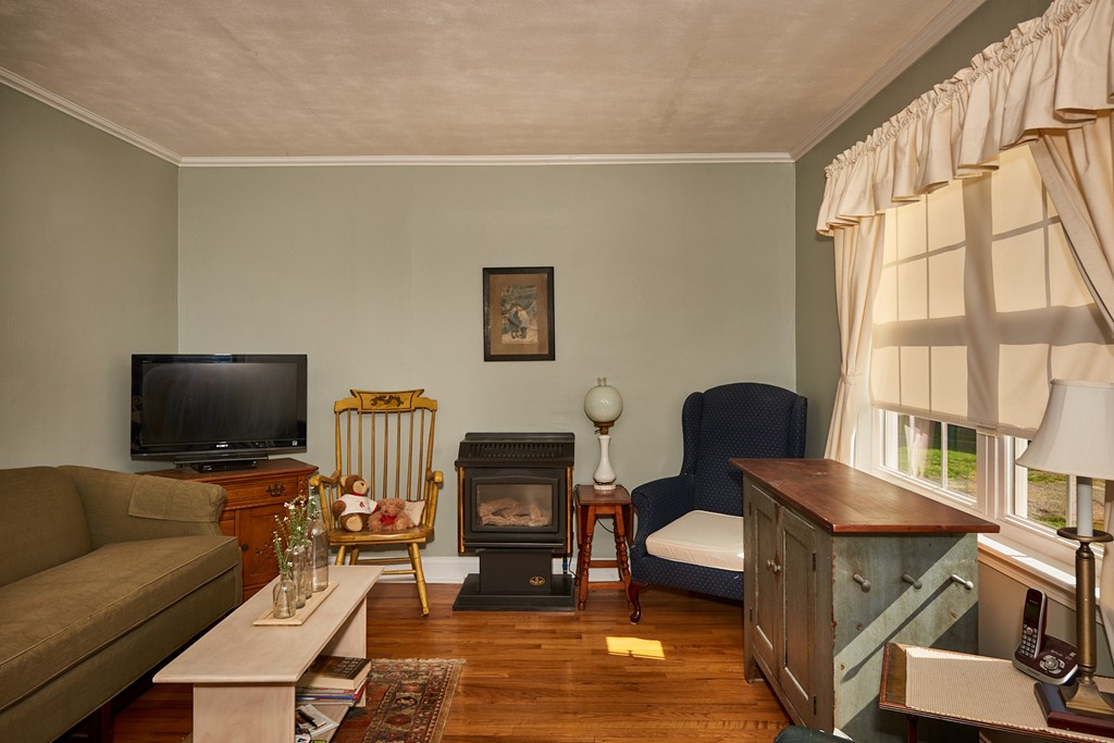 254 Pheland Street Springfield, MA 01109 - Photo 6 of 21 Gallery Image 6