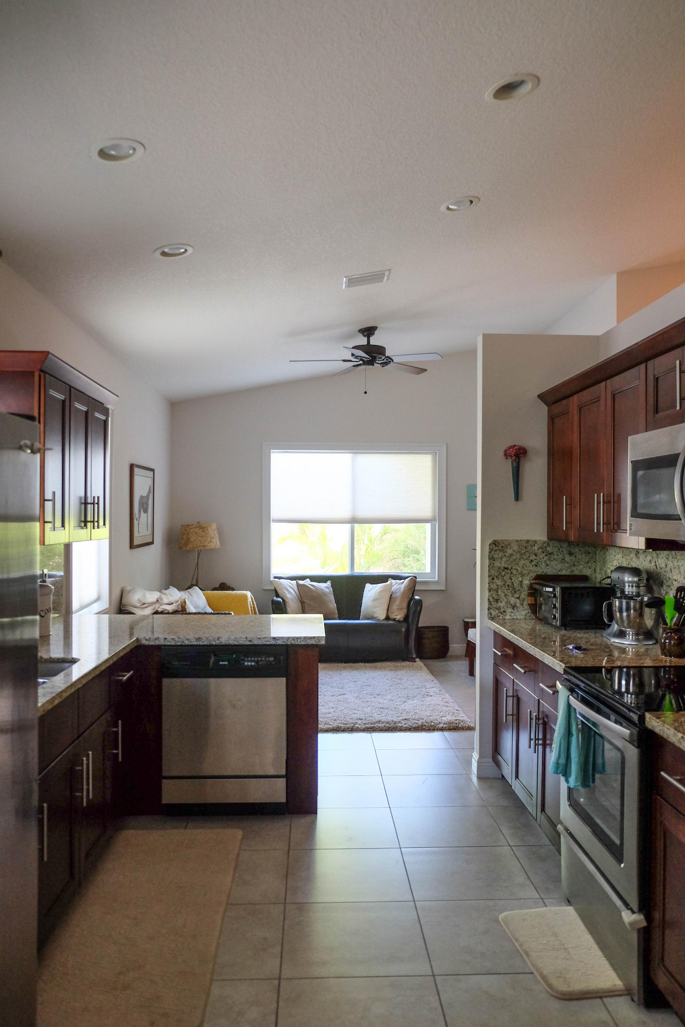 204 2nd Street Key Largo, FL 33037 - Photo 12 of 28 Office/Breakfast Nook off Kitchen