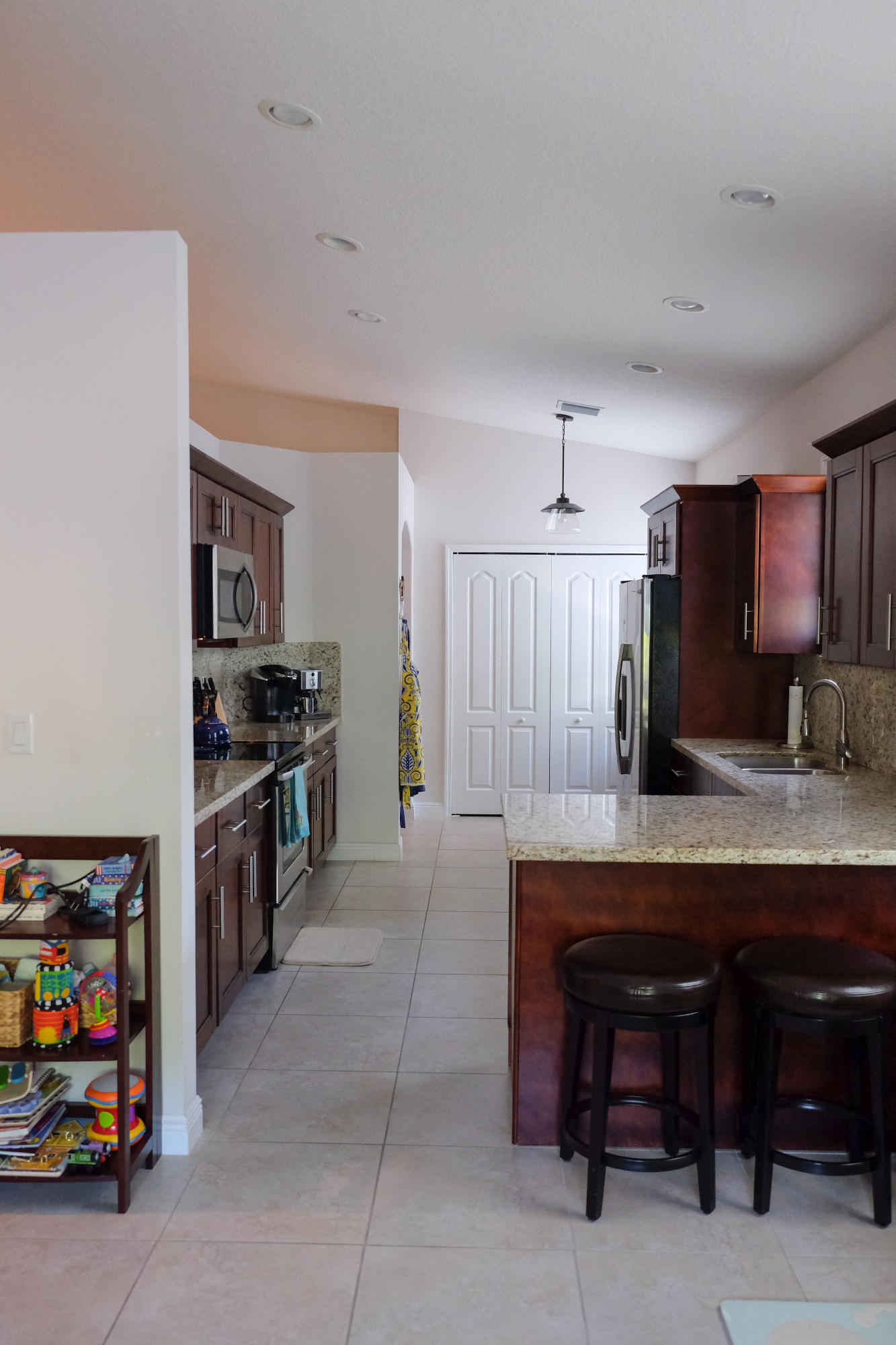 204 2nd Street Key Largo, FL 33037 - Photo 13 of 28 Kitchen