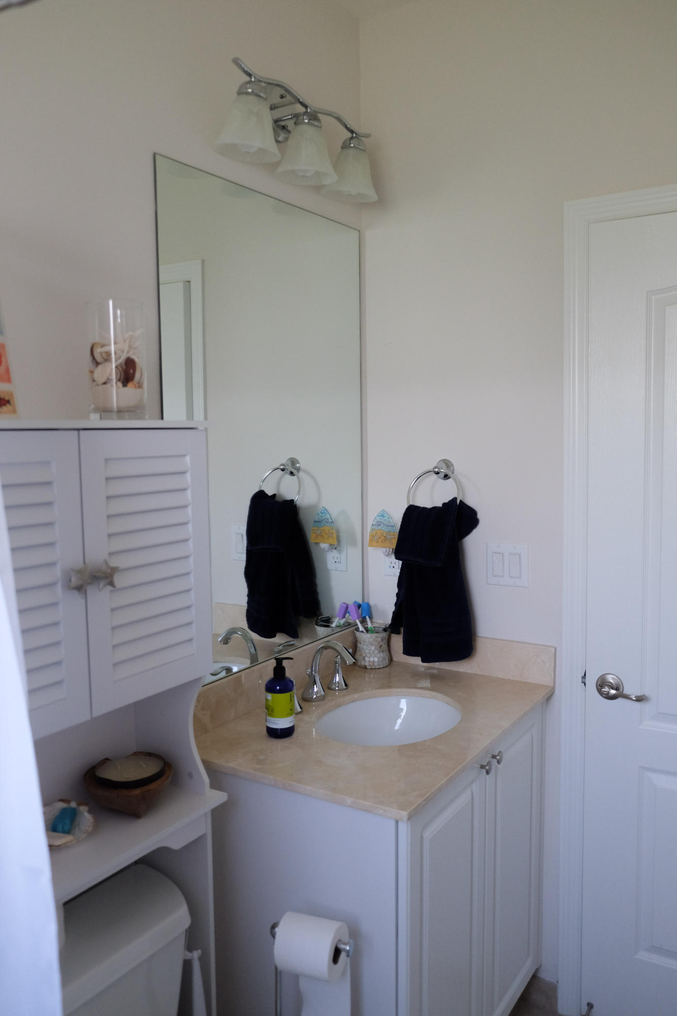 204 2nd Street Key Largo, FL 33037 - Photo 22 of 28 2nd Bathroom